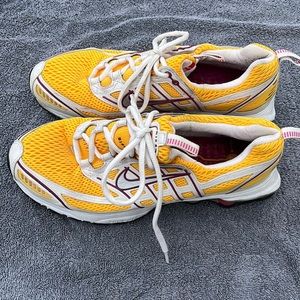 Nike Air Zoom Shox 2:40 in yellow and pink. Sz 9